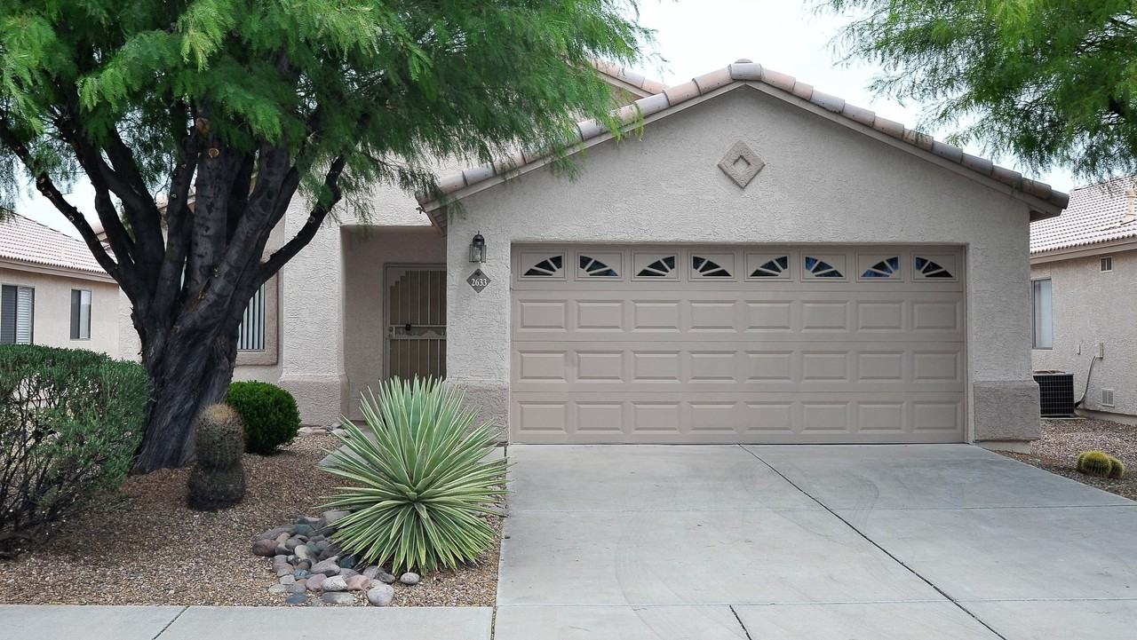 2633 W Cezanne Cir - Photo 2 of 44