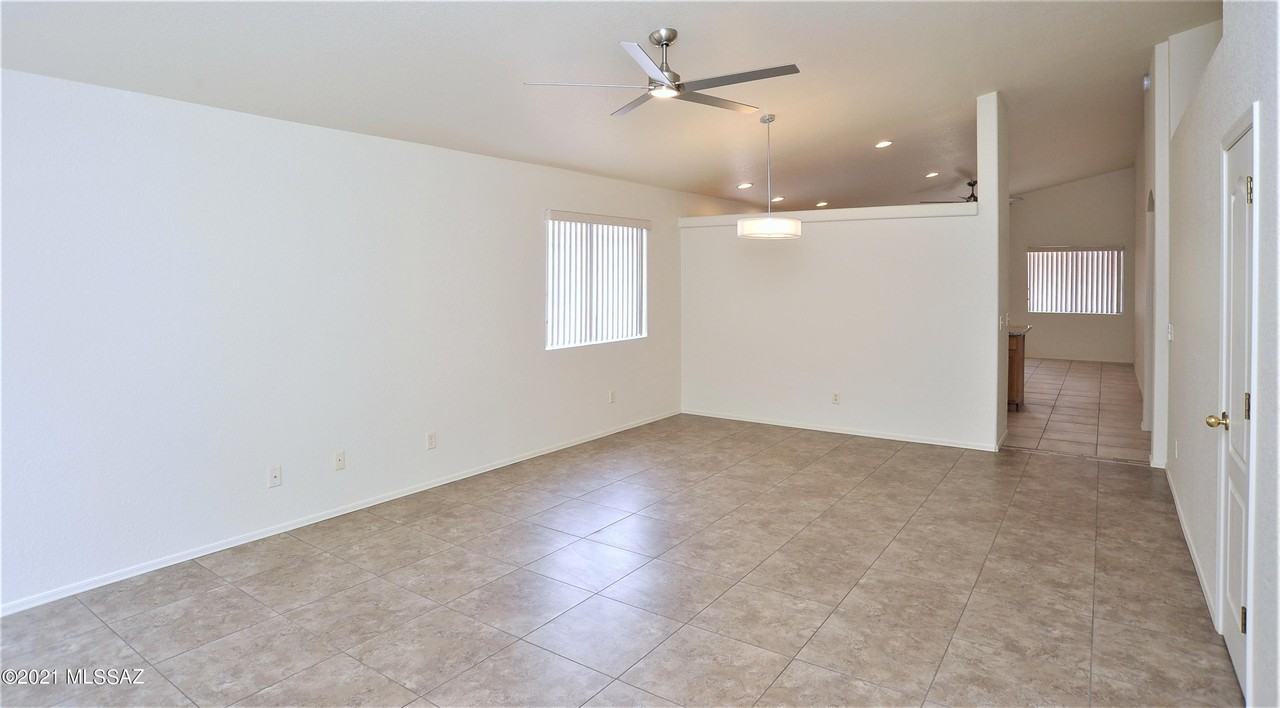 2633 W Cezanne Cir - Photo 6 of 44