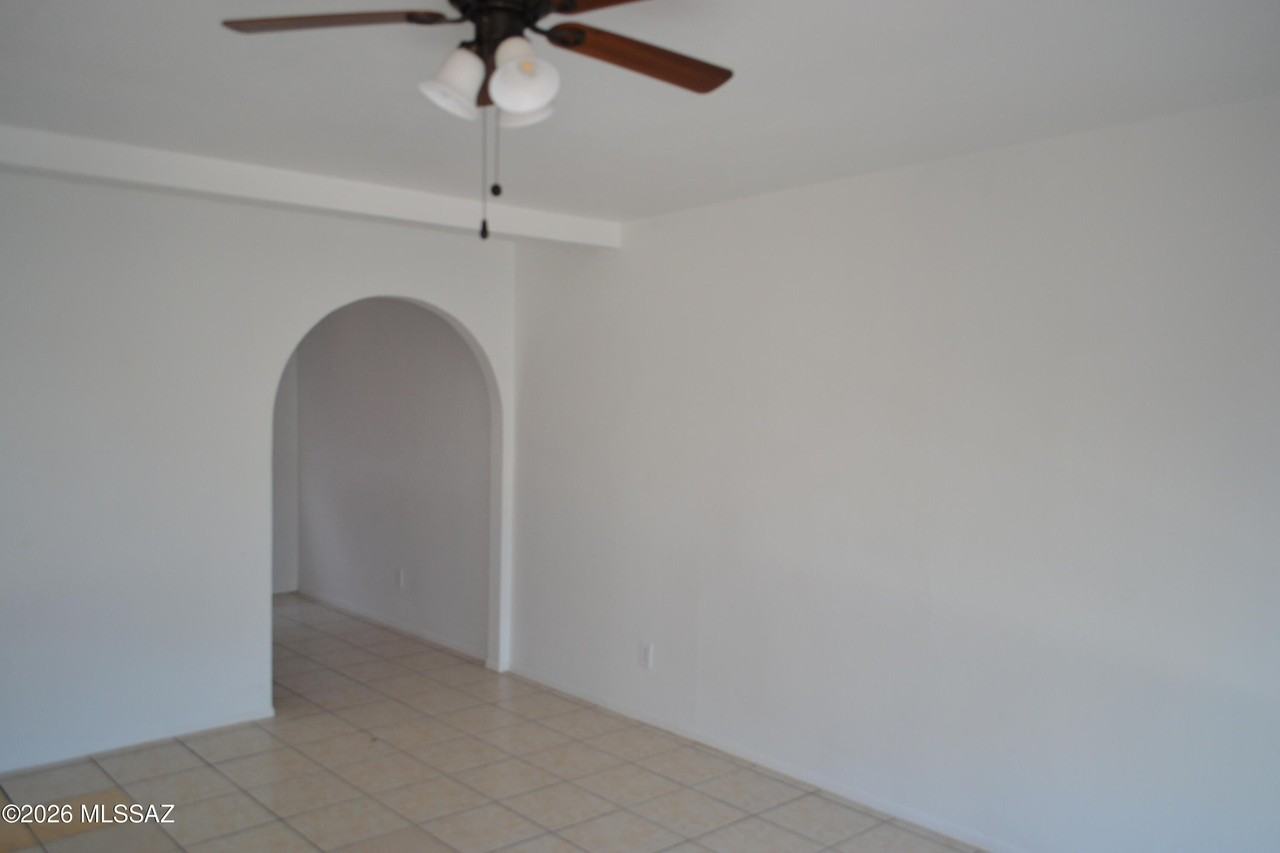 1635 S Jefferson Ave #B - Photo 3 of 15