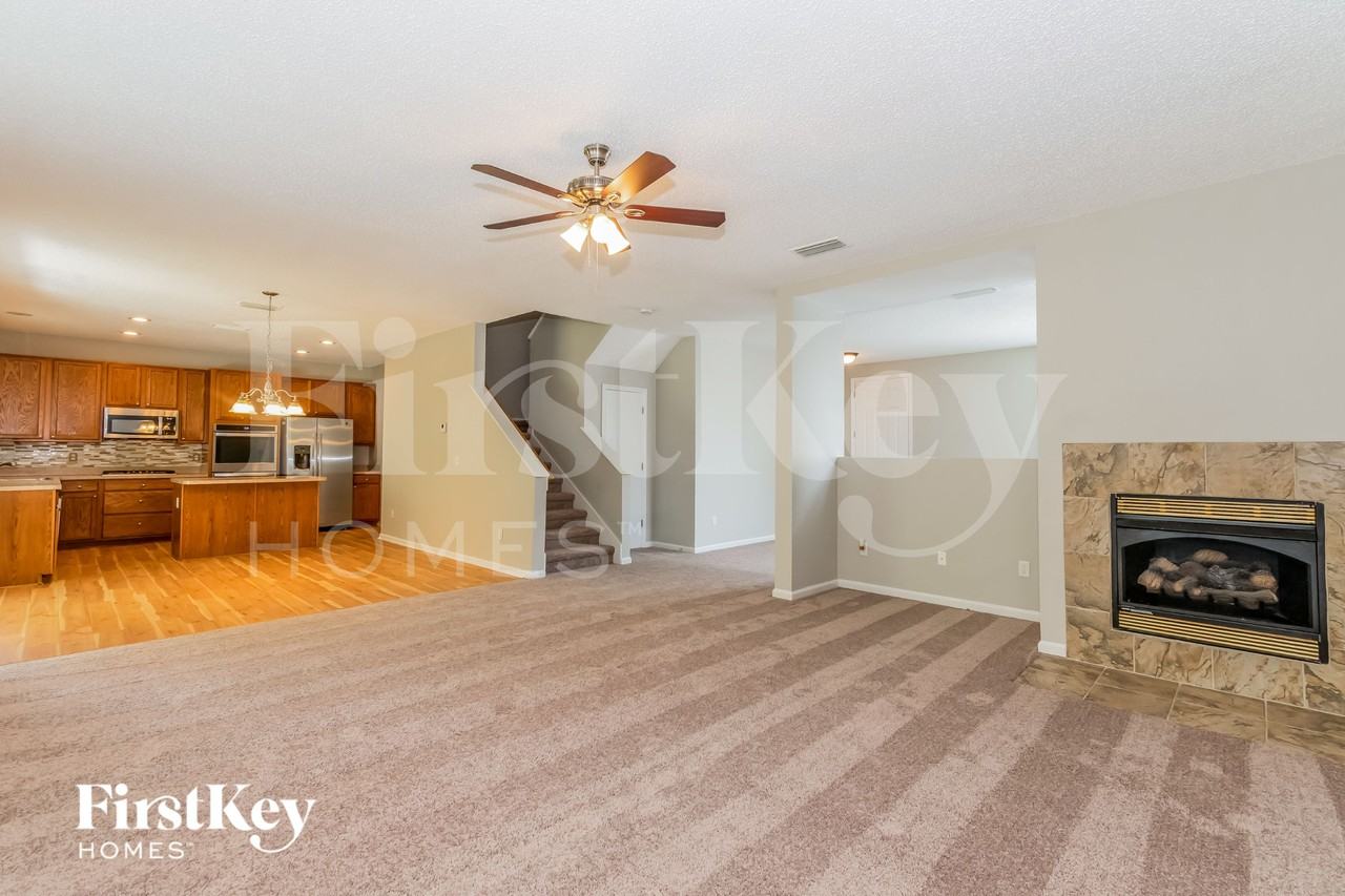 7038 Beekman Lake Dr - Photo 2 of 15