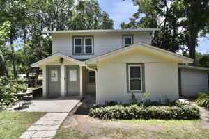 featured image of 437 W 6th Ave #B