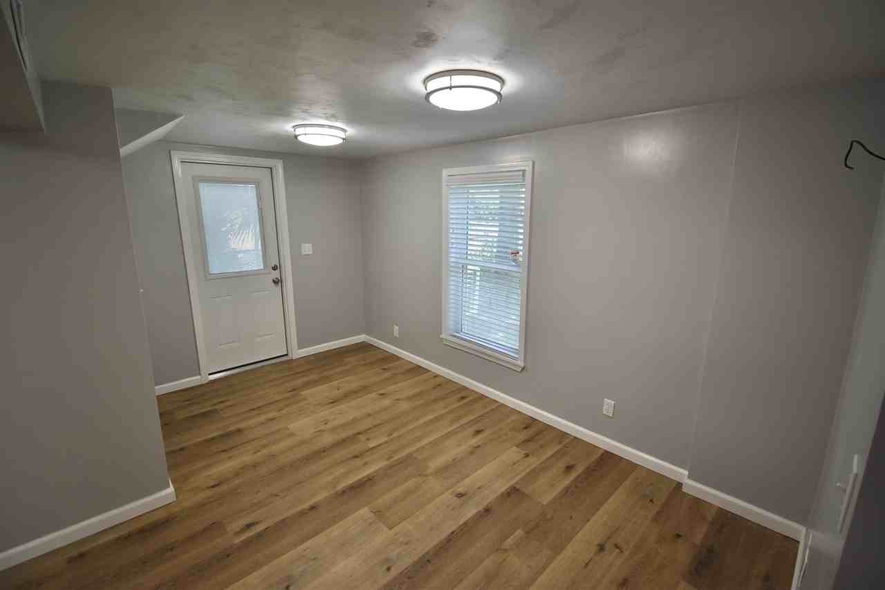 437 W 6th Ave #B - Photo 5 of 11