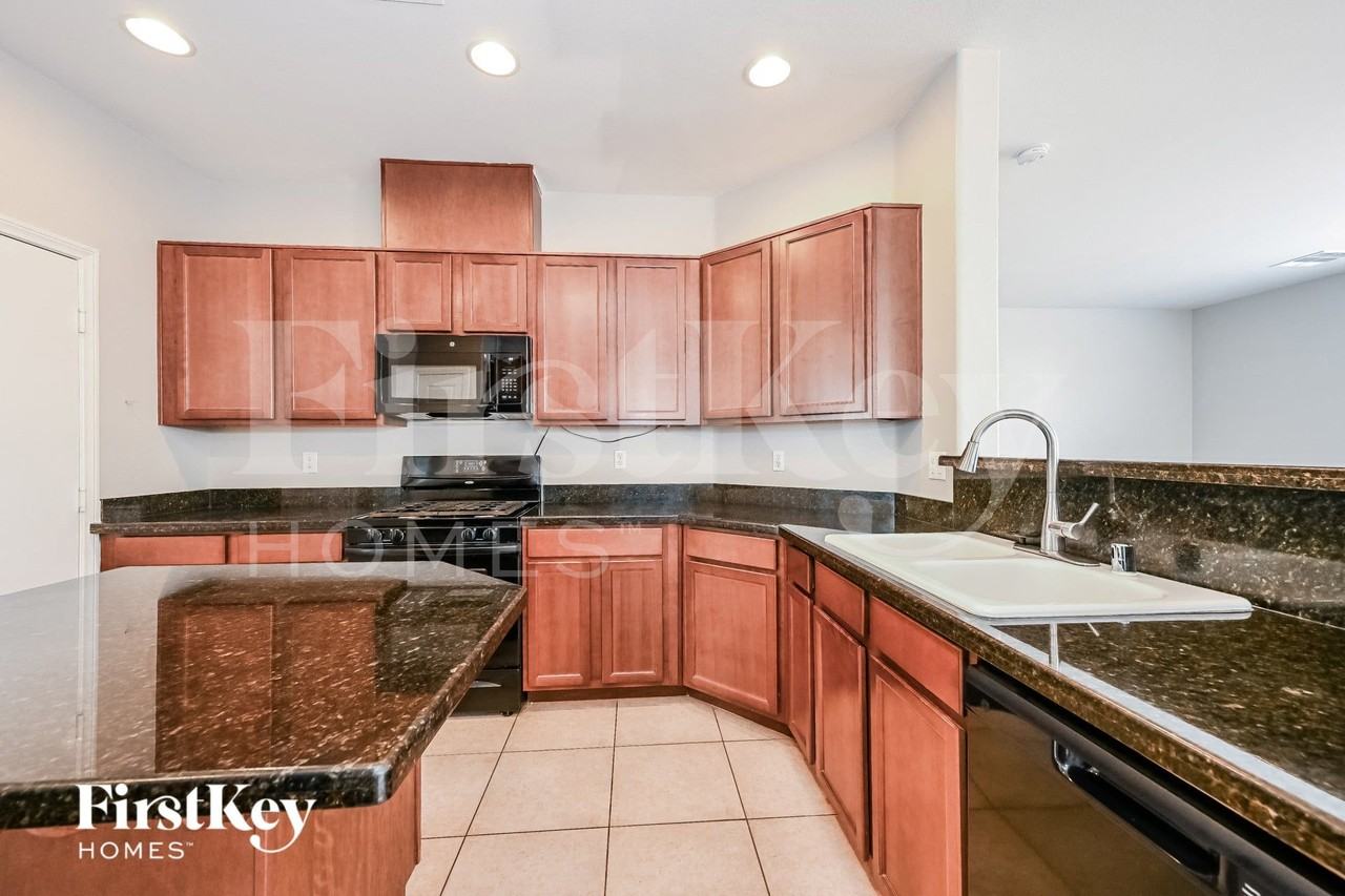 7278 Clear Range Ave - Photo 5 of 15