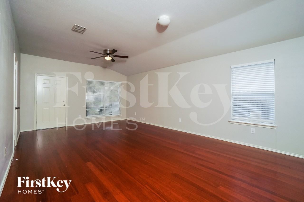 10410 Stallion Bay - Photo 3 of 16