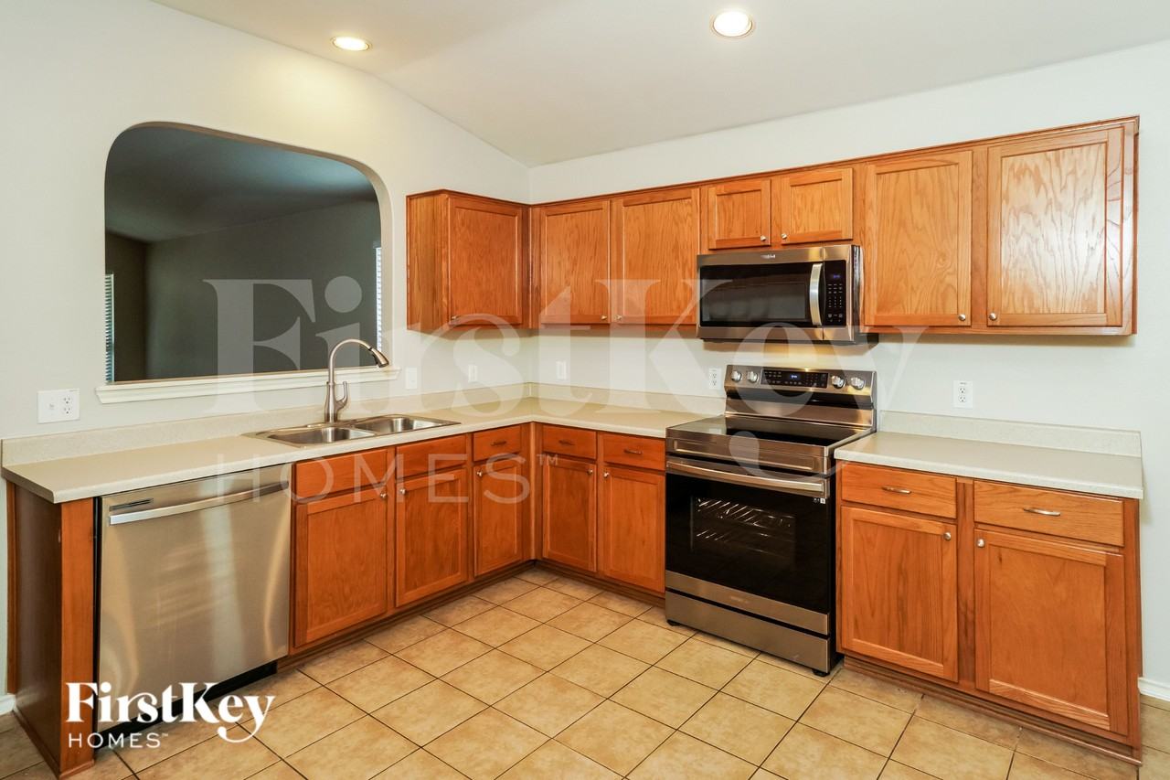 10410 Stallion Bay - Photo 6 of 16