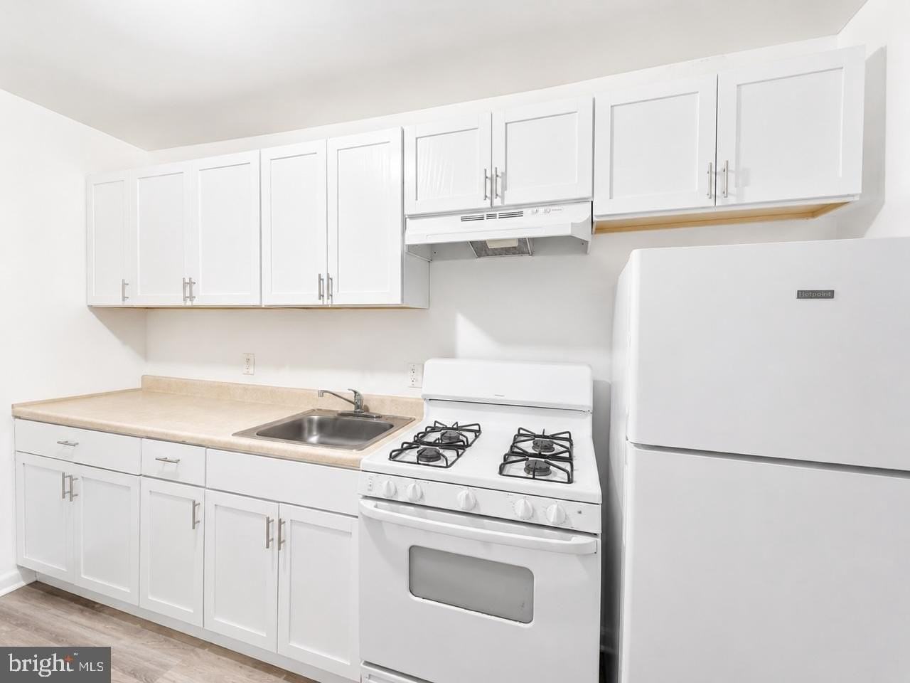 5313 Astor Pl Se #2 - Photo 3 of 14