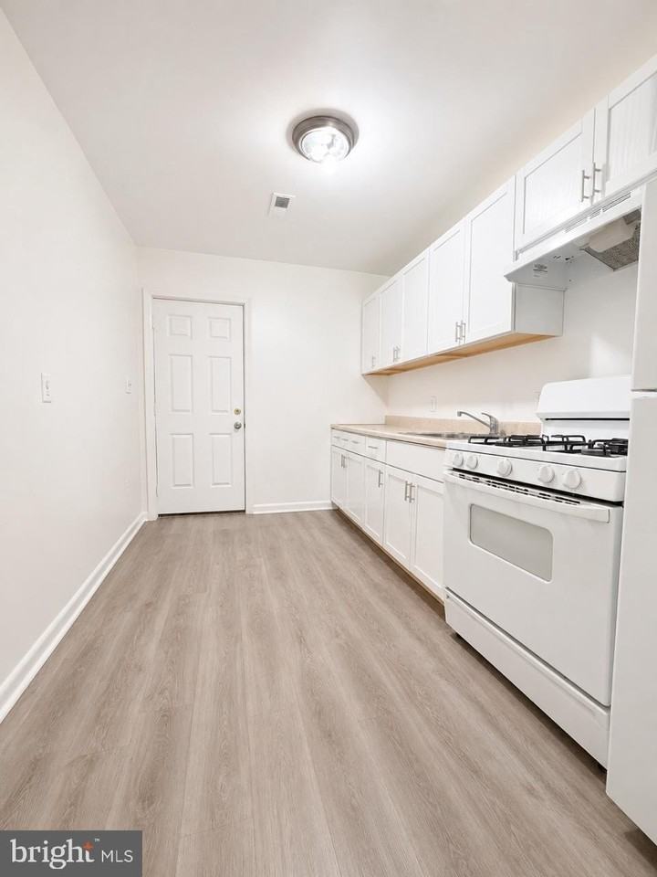 5313 Astor Pl Se #2 - Photo 4 of 14