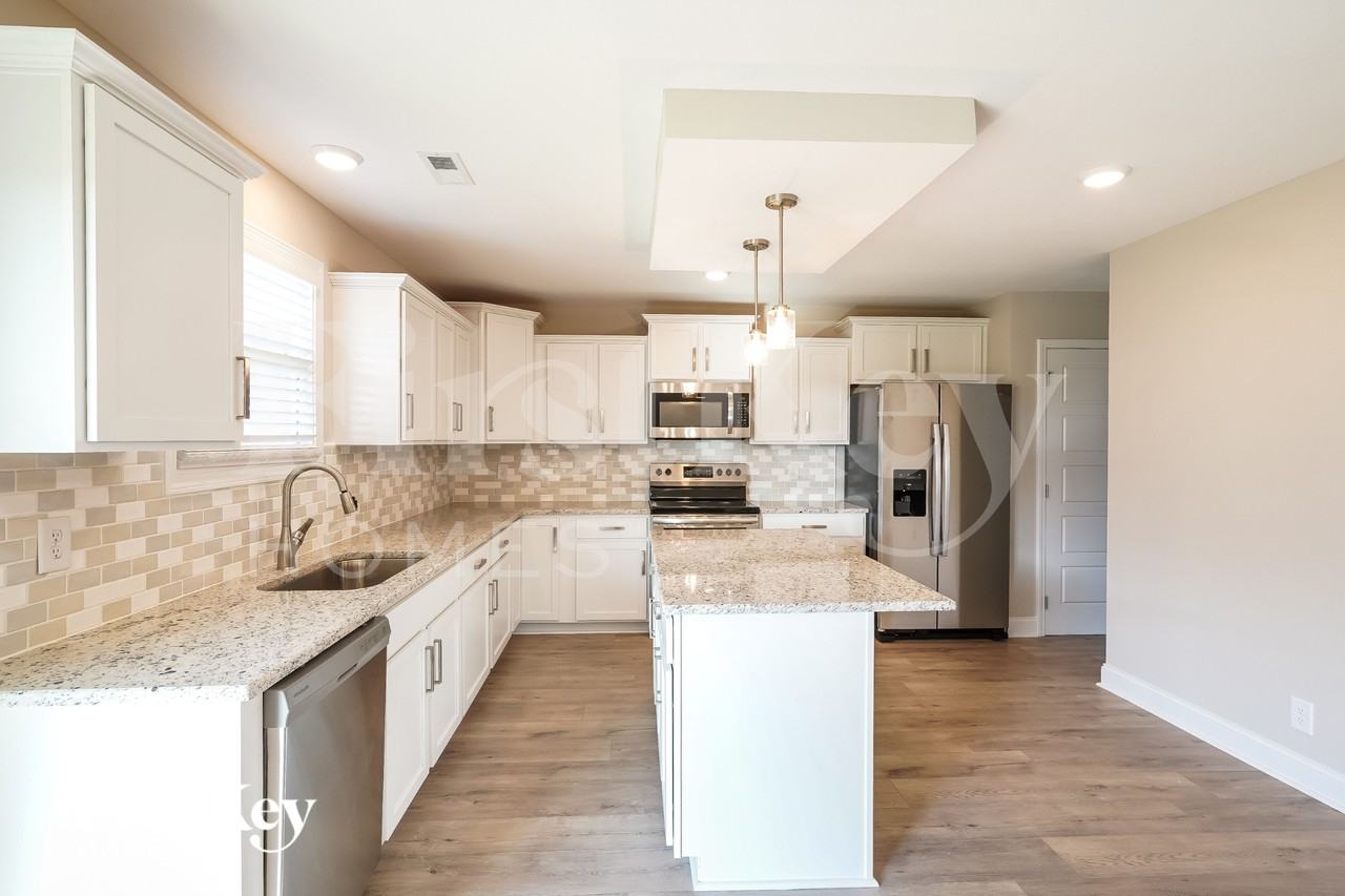 660 Alvin Rd - Photo 5 of 15