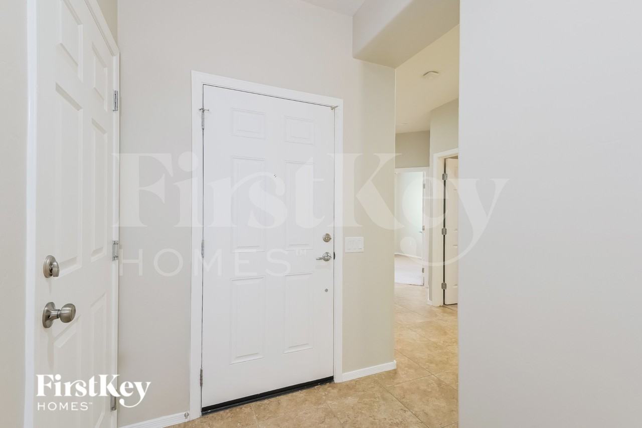10704 E Sanctuary Ridge Ln - Photo 6 of 16