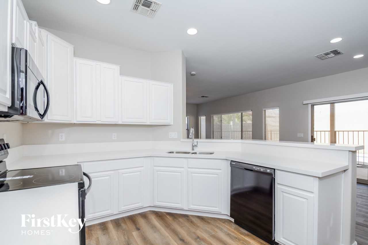 3606 N 129th Ave - Photo 7 of 15