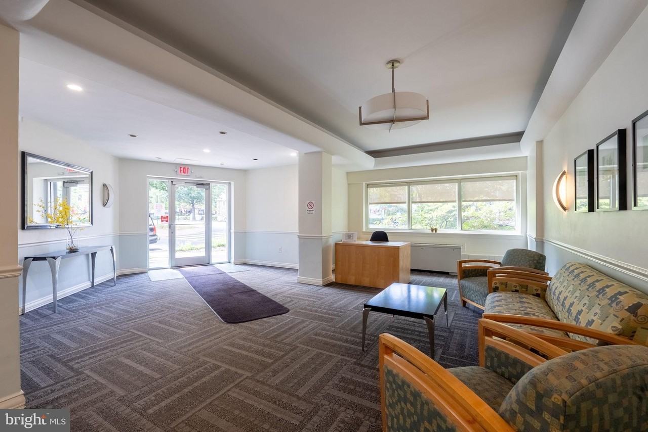 5315 Connecticut Ave Nw #502 - Photo 4 of 29