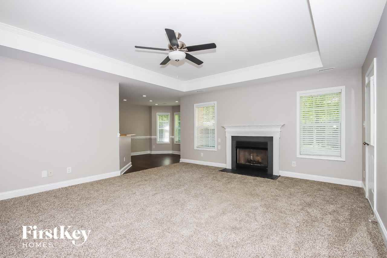 645 White Oaks Rd - Photo 4 of 15