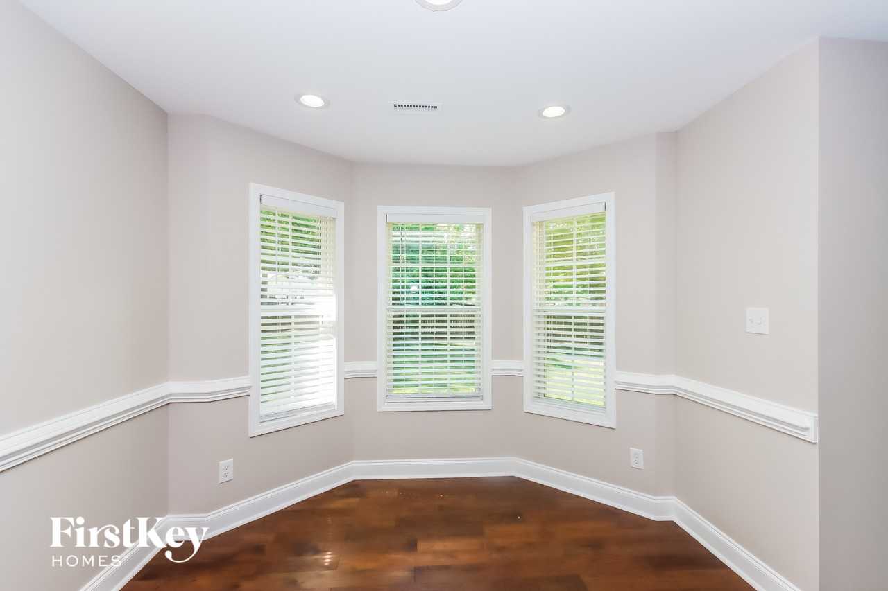 645 White Oaks Rd - Photo 6 of 15