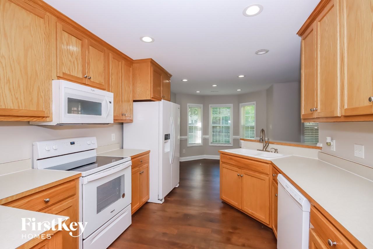 645 White Oaks Rd - Photo 7 of 15