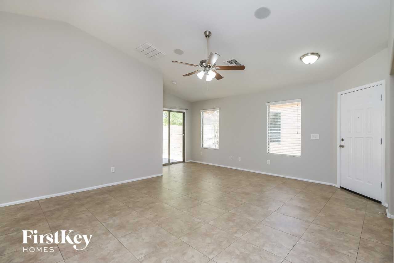 4186 E Aragonite Ln - Photo 2 of 15