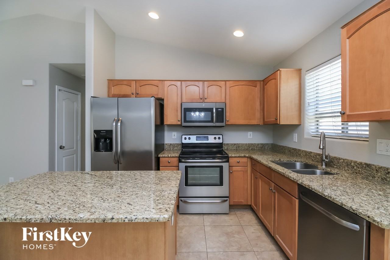 4186 E Aragonite Ln - Photo 6 of 15