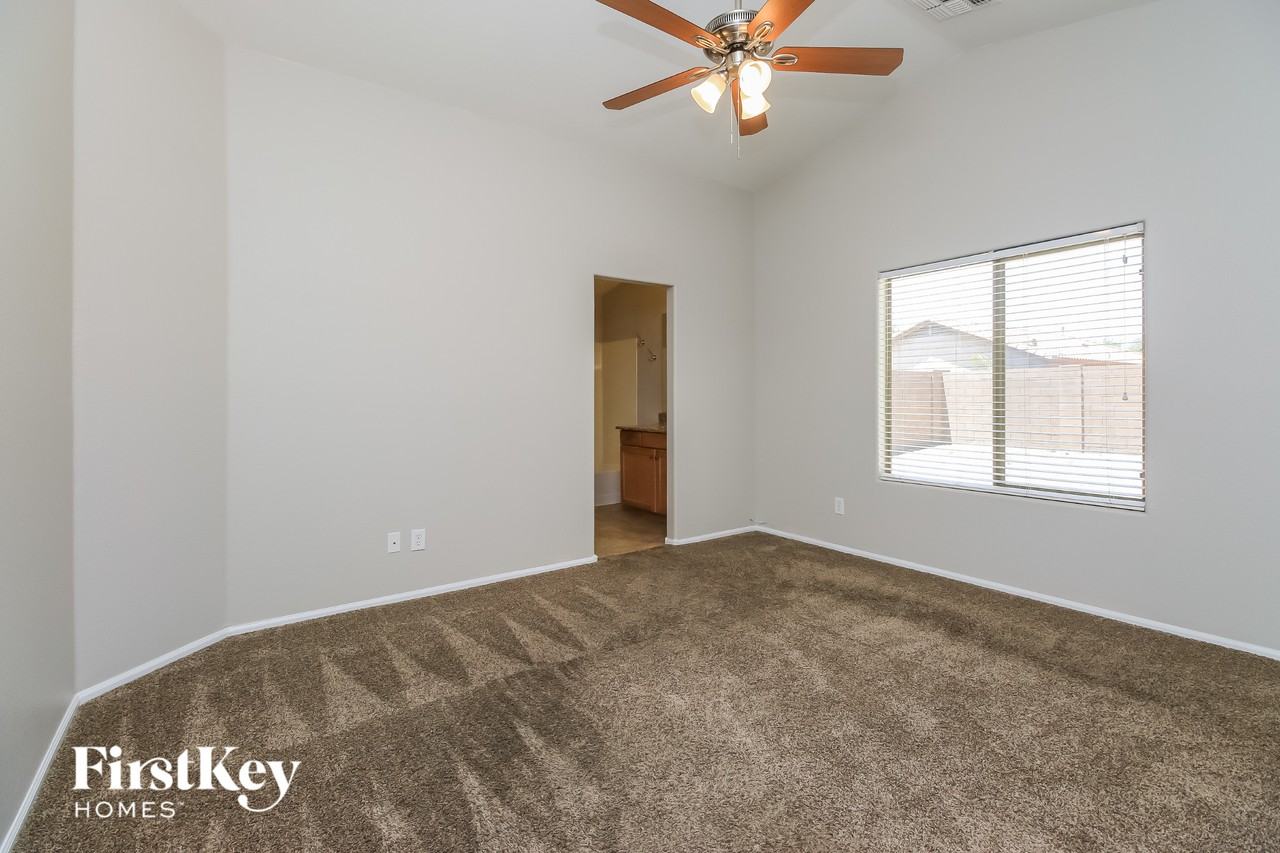 4186 E Aragonite Ln - Photo 7 of 15