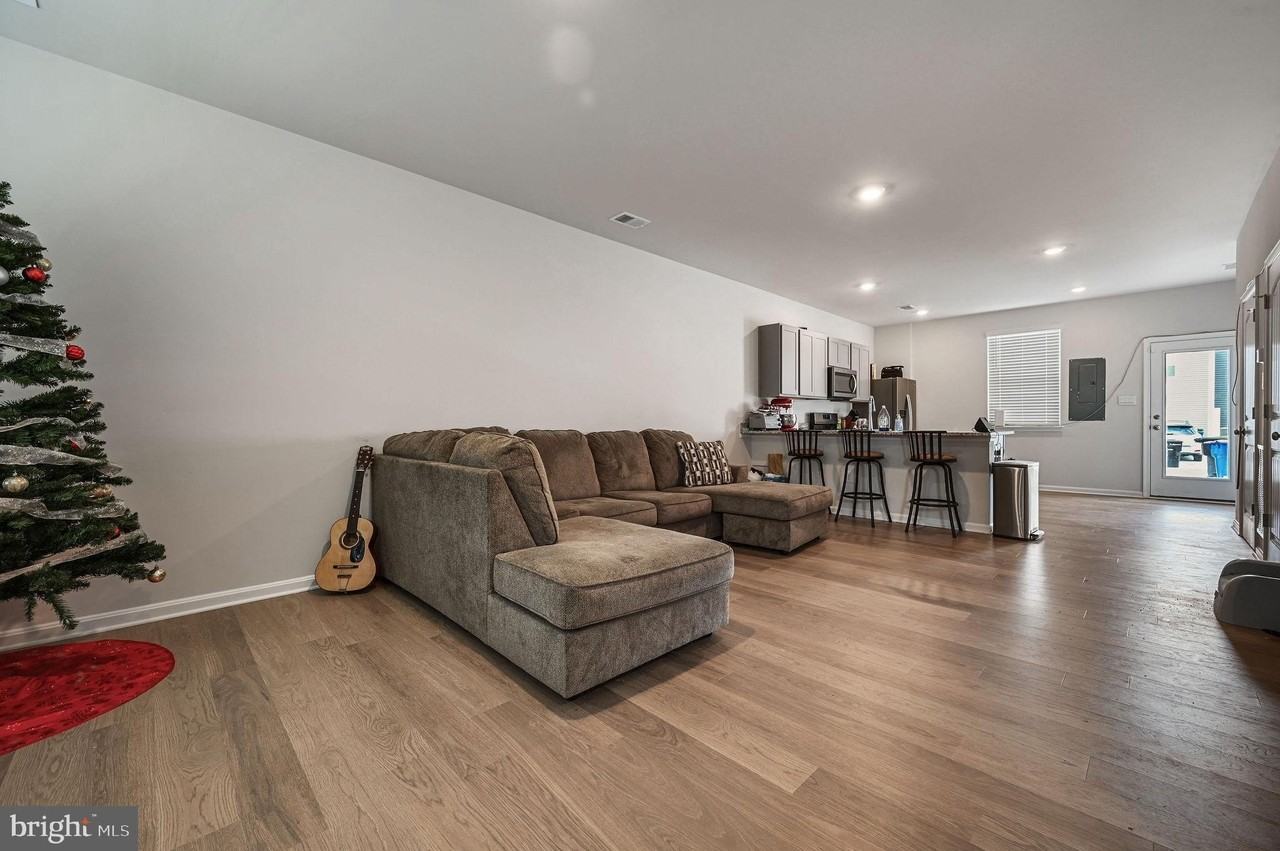 113 Ridgely Blvd - Photo 2 of 12