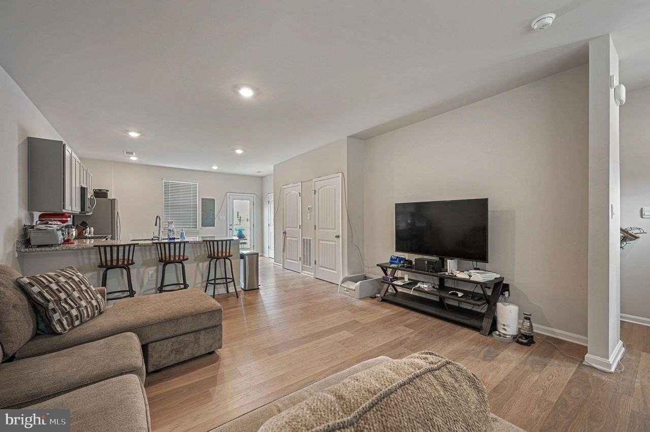 113 Ridgely Blvd - Photo 3 of 12