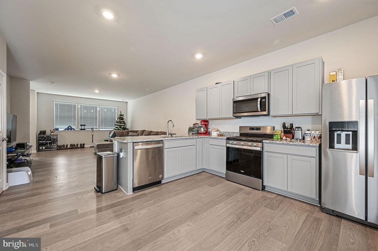 113 Ridgely Blvd - Photo 6 of 12