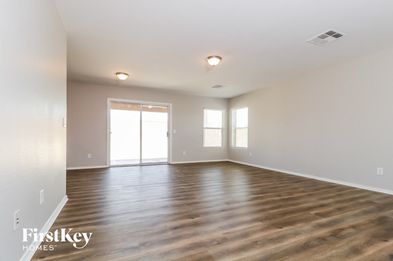 22238 W Moonlight Path - Photo 4 of 15