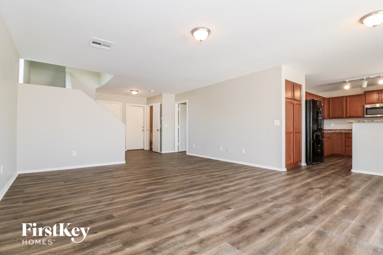 22238 W Moonlight Path - Photo 6 of 15