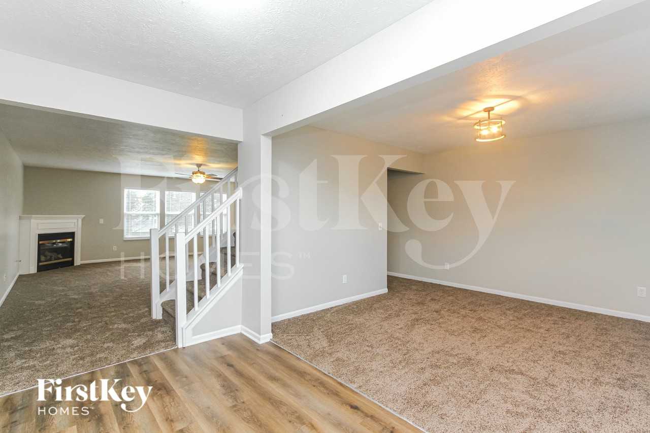 6802 Harriet Dr - Photo 3 of 16