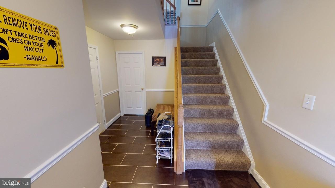 719 Summertime Dr - Photo 3 of 50