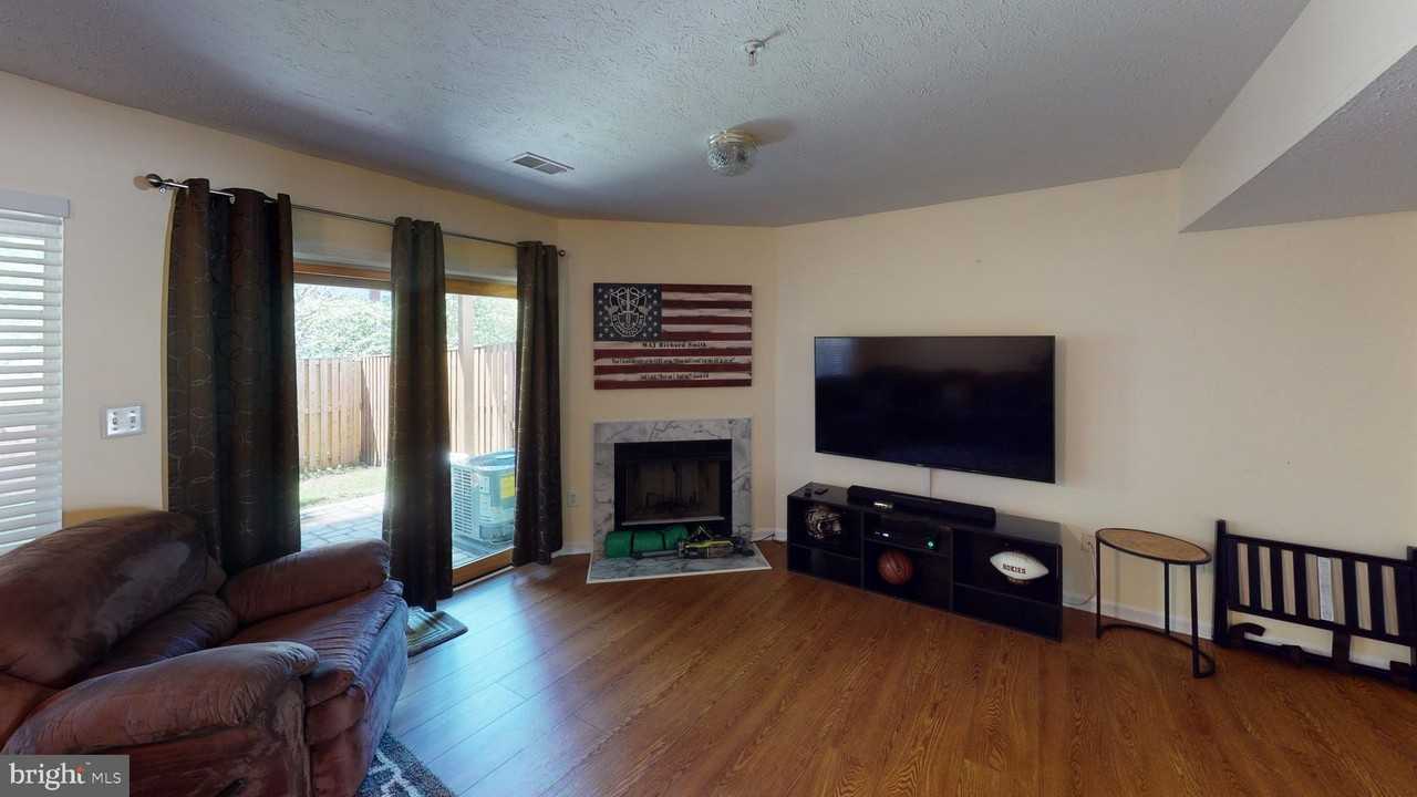 719 Summertime Dr - Photo 6 of 50