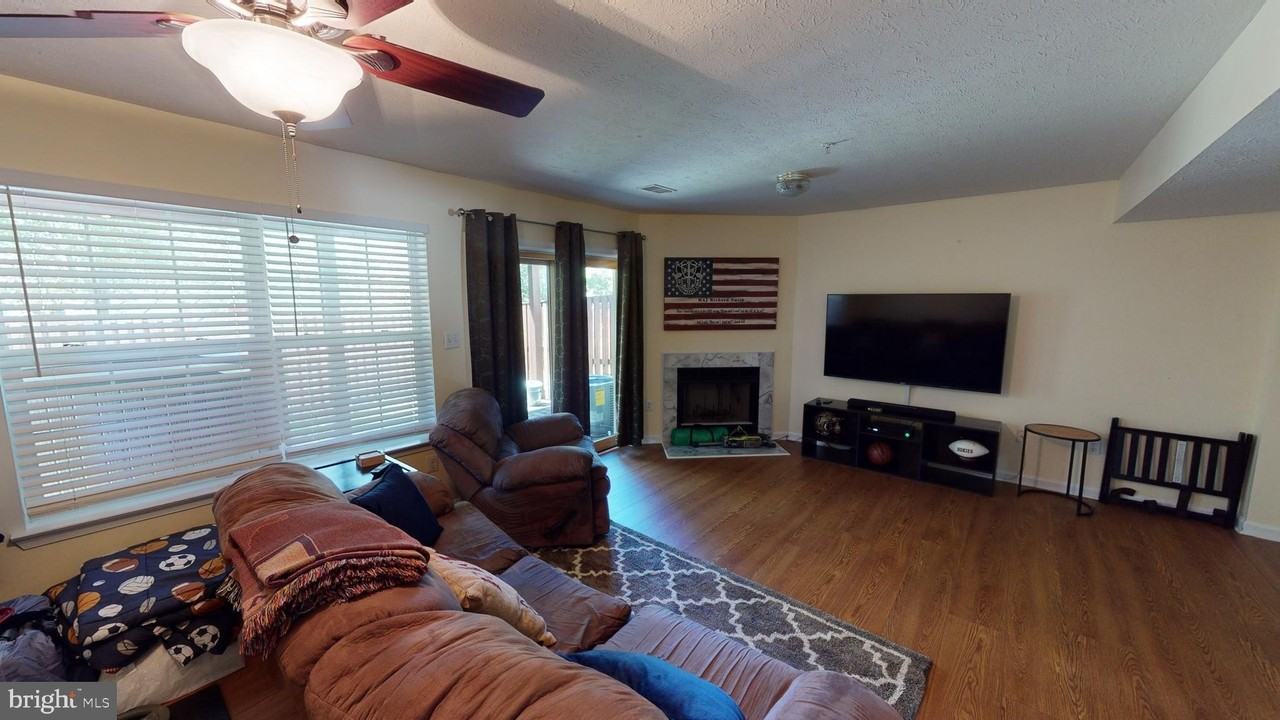 719 Summertime Dr - Photo 7 of 50