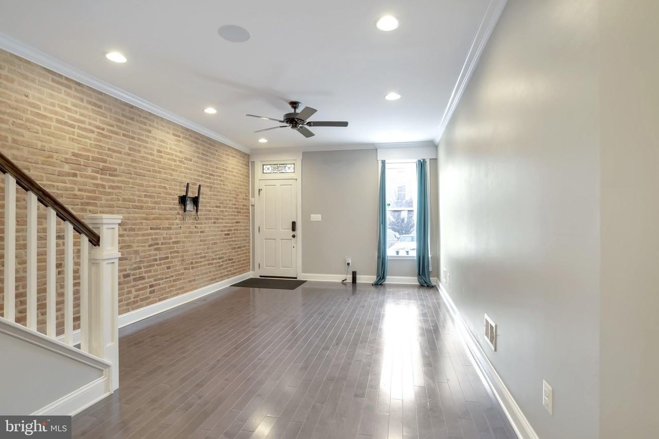 2038 Gough St - Photo 4 of 28