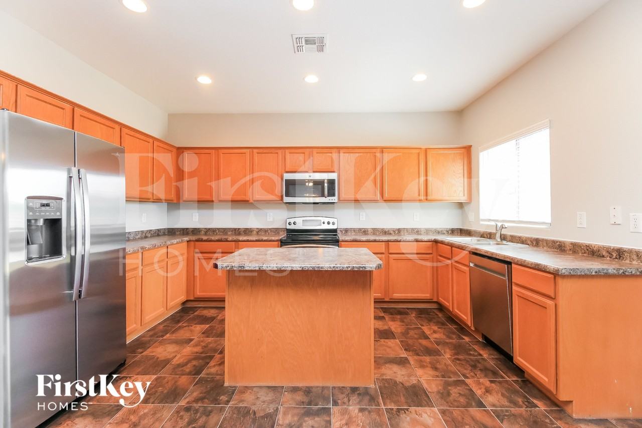 617 E Payton Cir - Photo 4 of 15