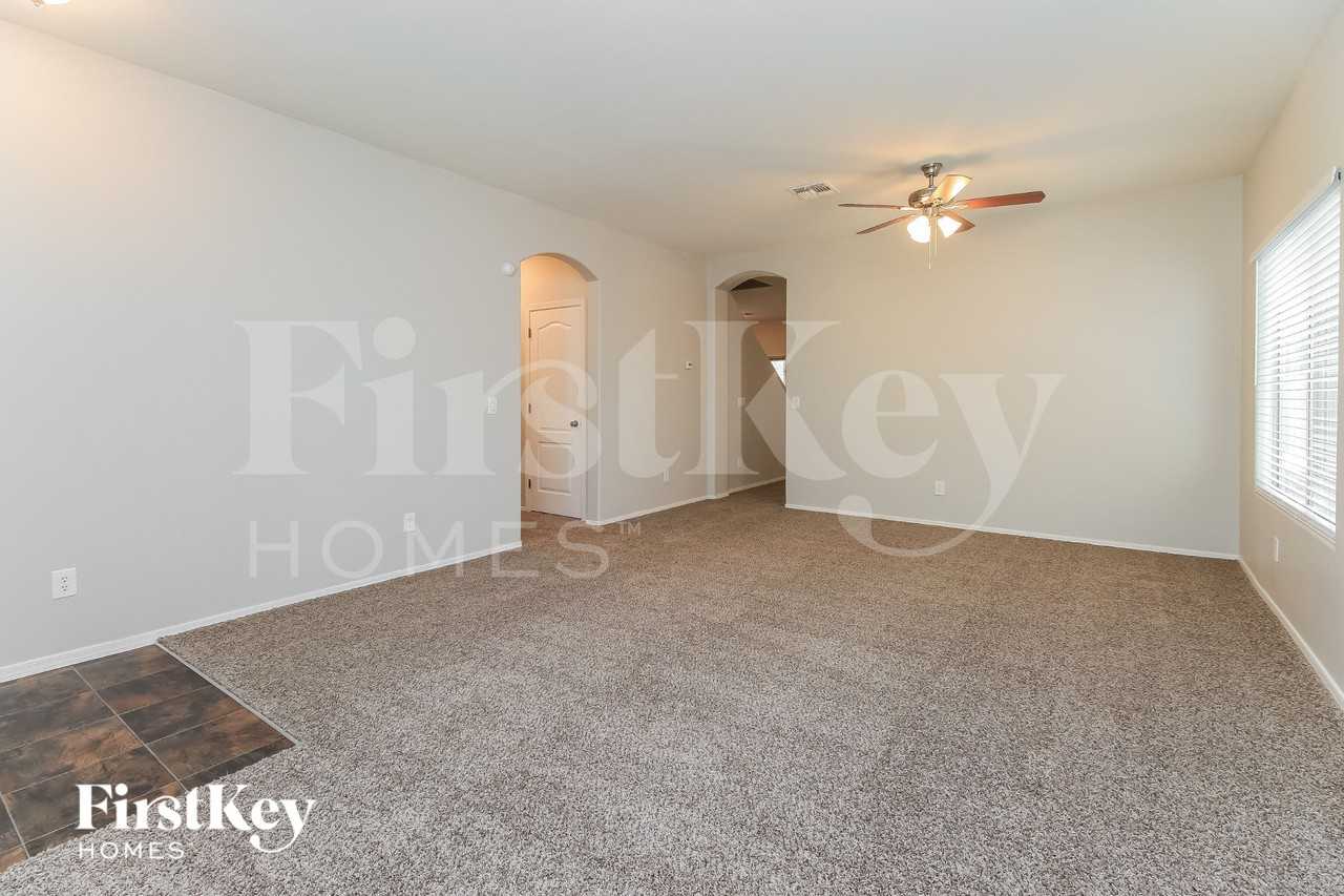 617 E Payton Cir - Photo 7 of 15