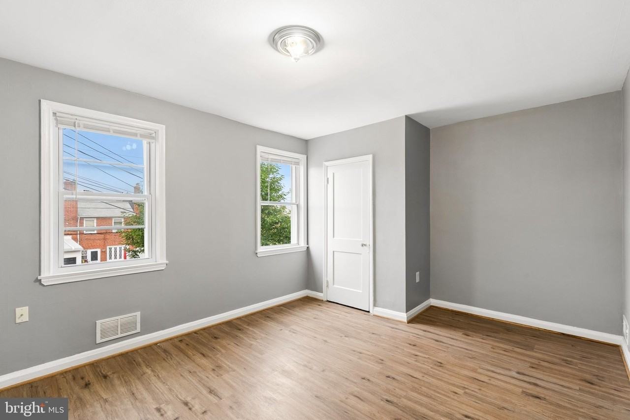 7136 Eastbrook Ave - Photo 7 of 20