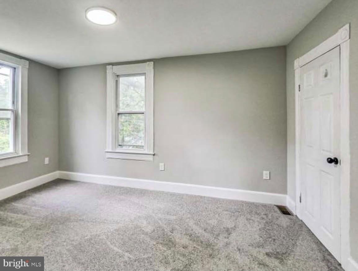 3715 Gwynn Oak Ave - Photo 4 of 7