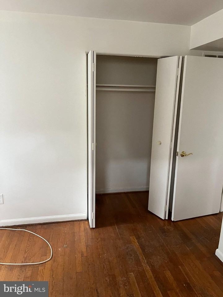 1005 Cedarcroft Rd - Photo 4 of 7