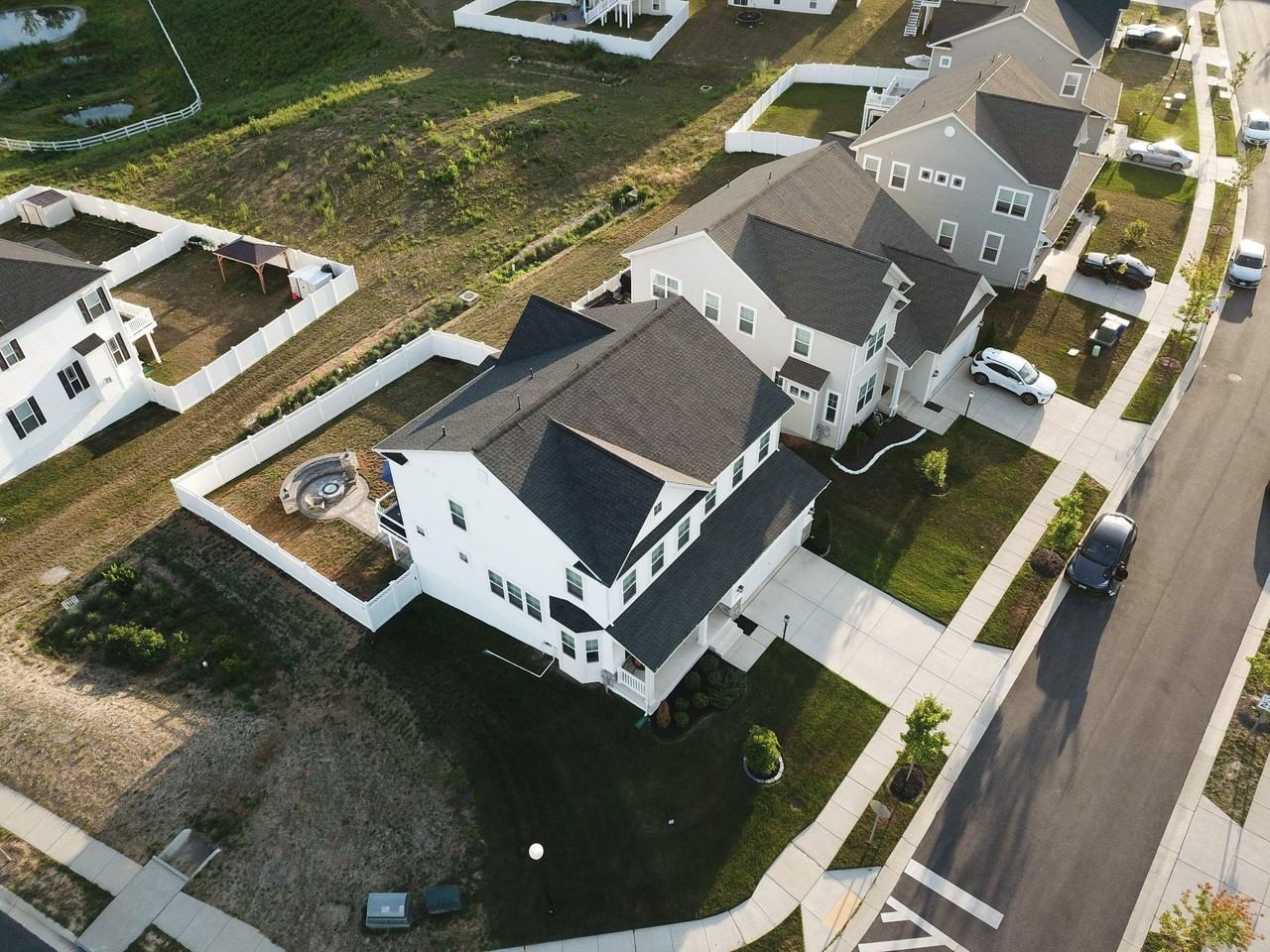 11756 Ian Fleming Ln - Photo 4 of 8