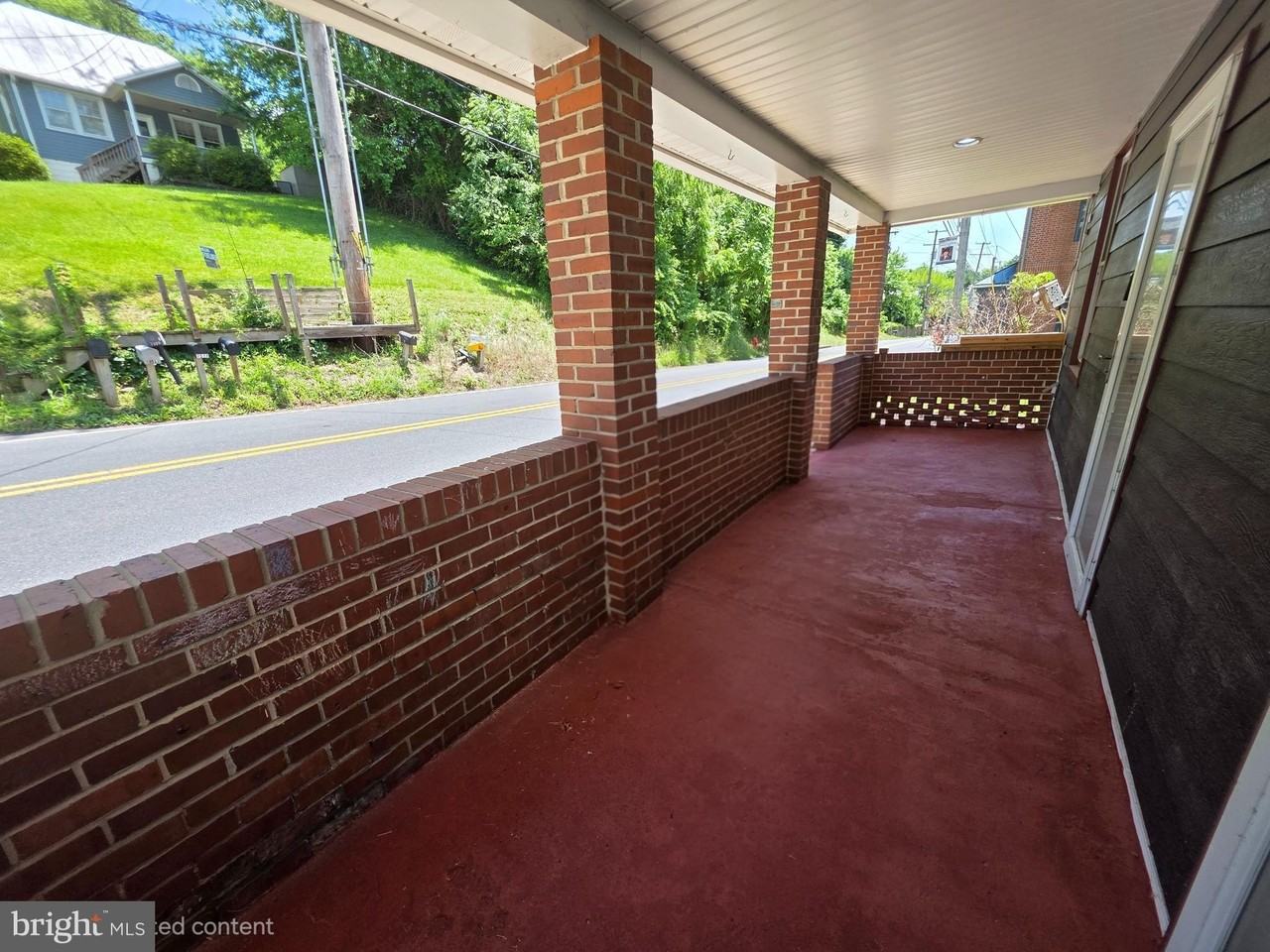 7516 Main St - Photo 4 of 49