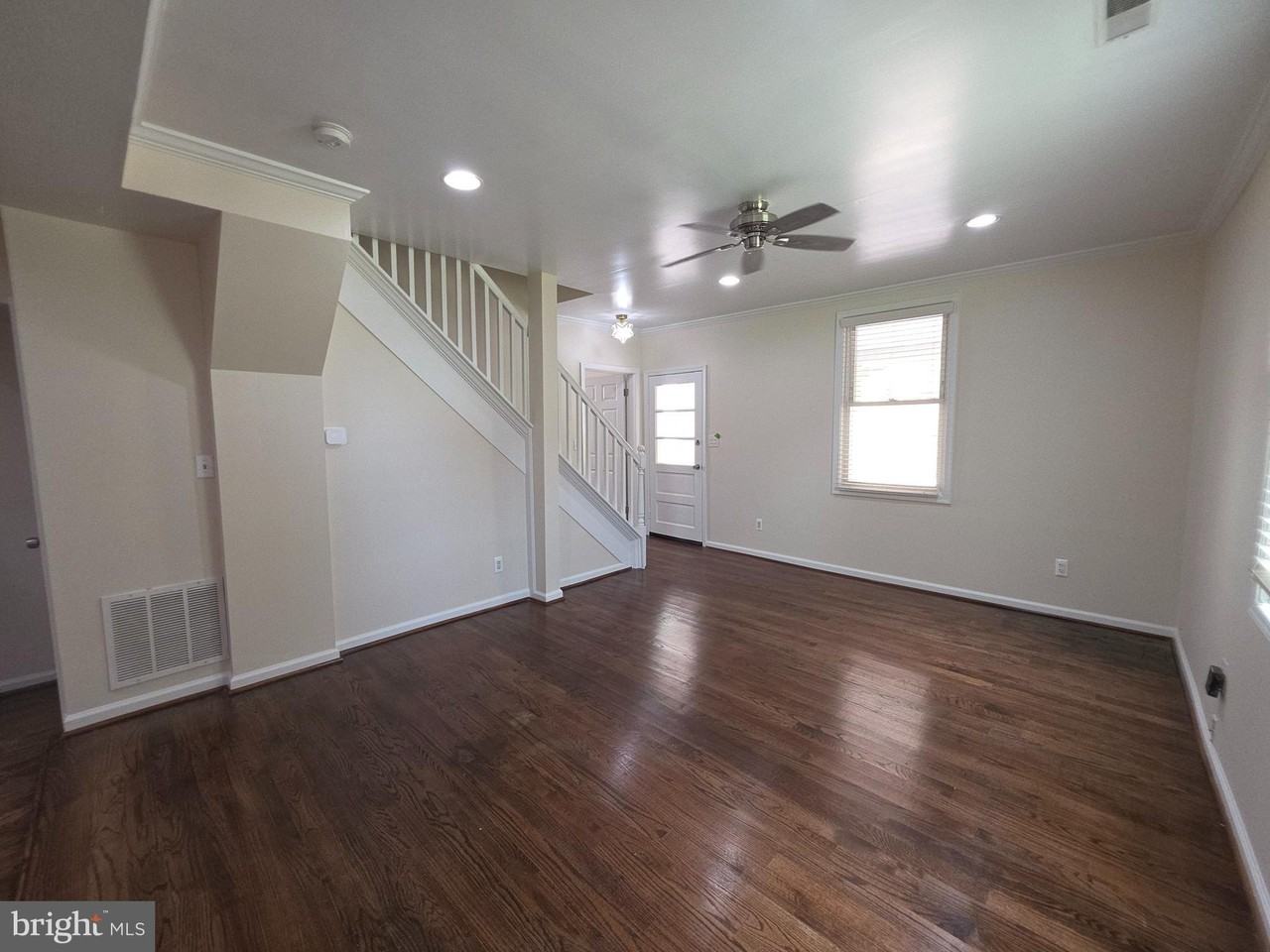 7516 Main St - Photo 5 of 49