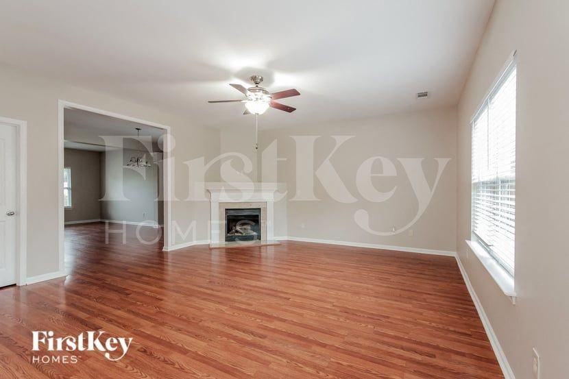 706 Perth Dr - Photo 5 of 15