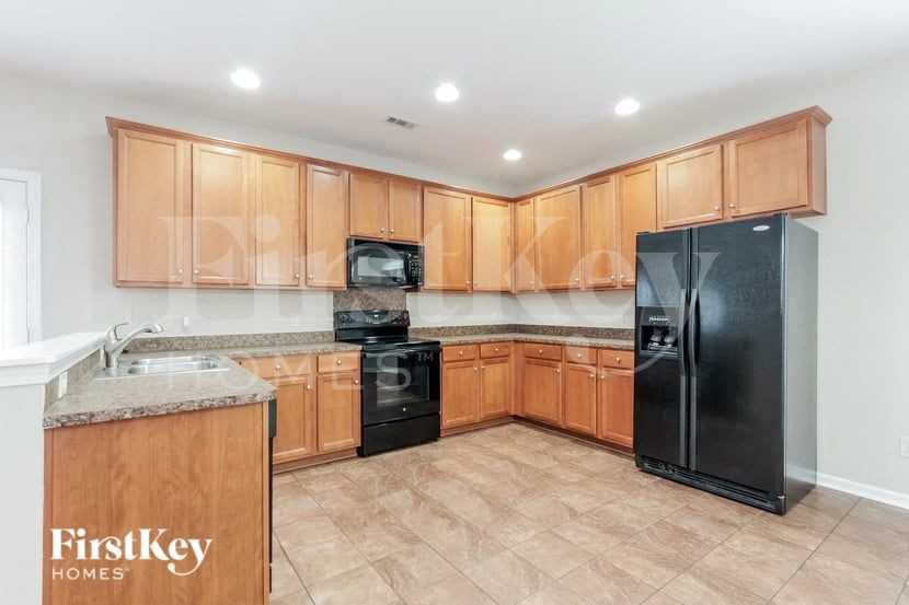 706 Perth Dr - Photo 6 of 15
