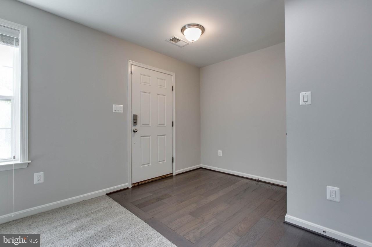 6227 Doctor Patel Dr - Photo 4 of 47