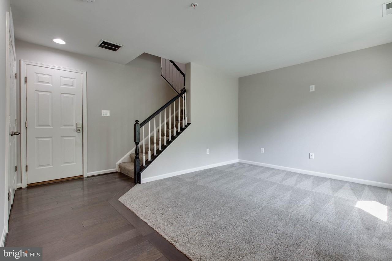 6227 Doctor Patel Dr - Photo 5 of 47