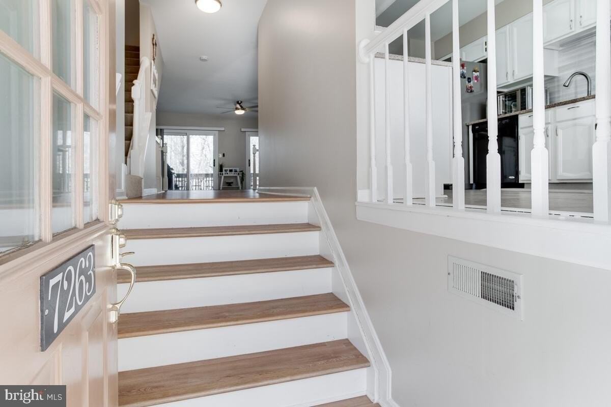 7263 Swan Point Way #16-5 - Photo 5 of 44