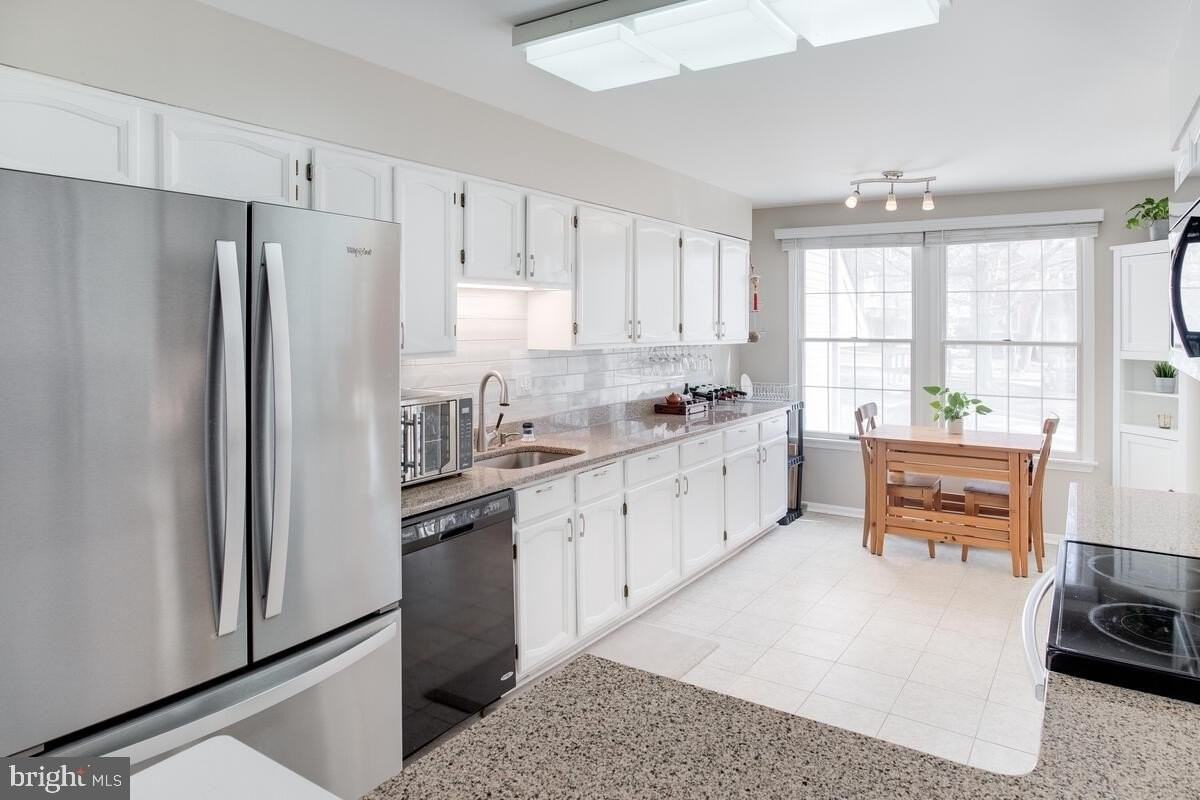 7263 Swan Point Way #16-5 - Photo 7 of 44