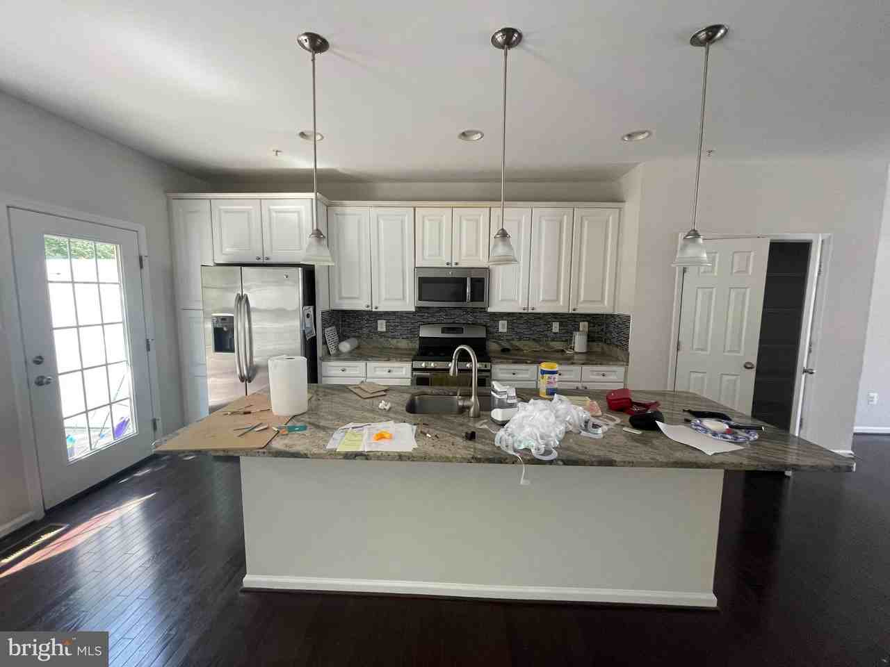 6800 Green Mill Way - Photo 3 of 15