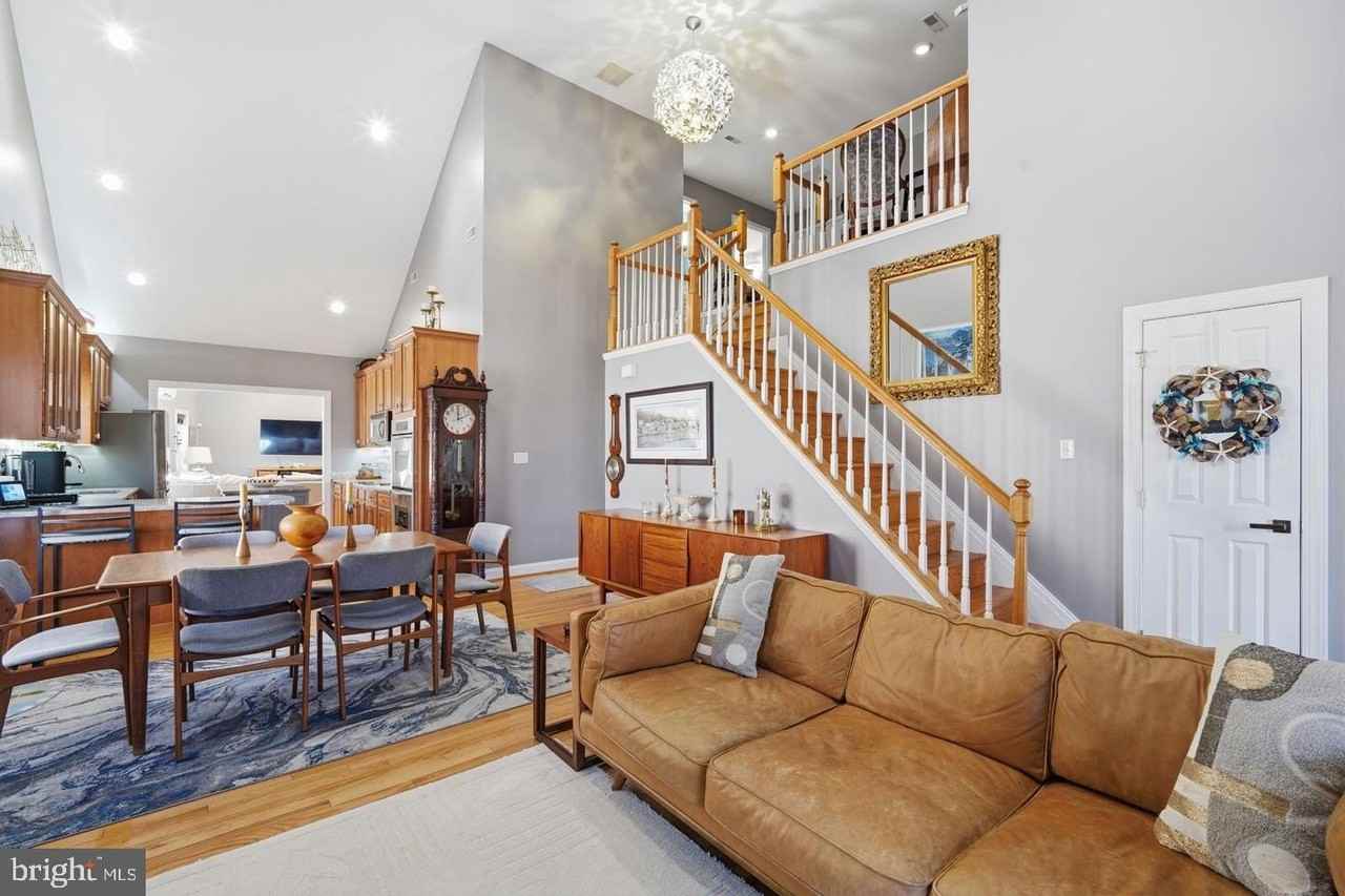 5807 Blue Claw Ct - Photo 5 of 40