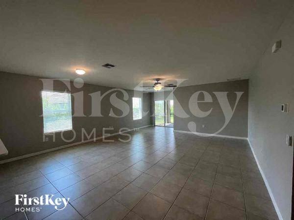 2800 Zaragoza Ct - Photo 2 of 12