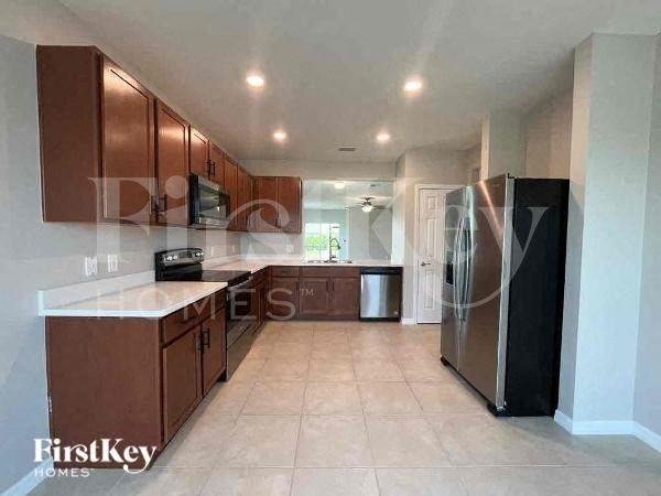 2800 Zaragoza Ct - Photo 6 of 12