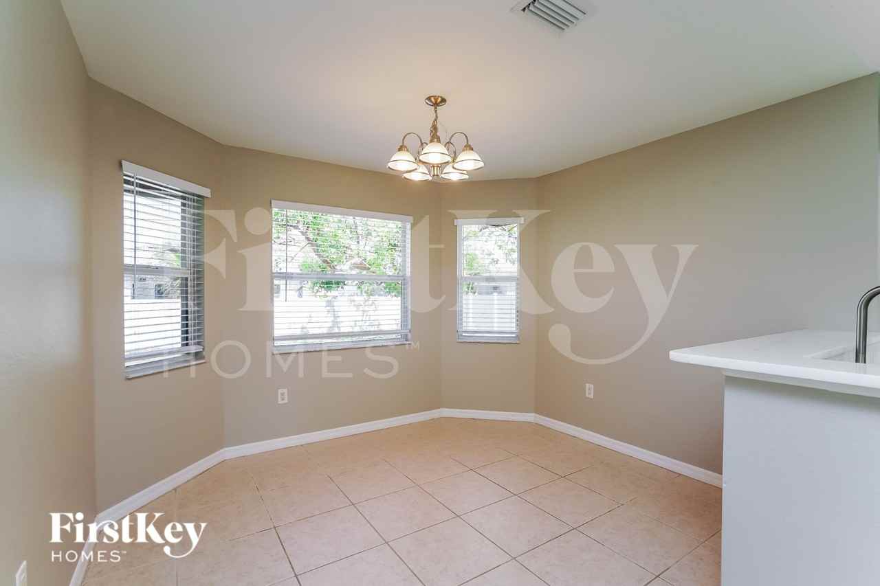 2912 Sw 2nd Ave - Photo 6 of 17
